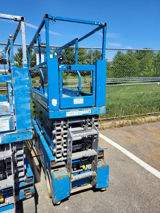 2017 Genie GS-3232 Scissor Lift