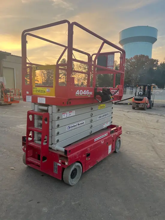 2021 MEC 4046SE Scissor Lift