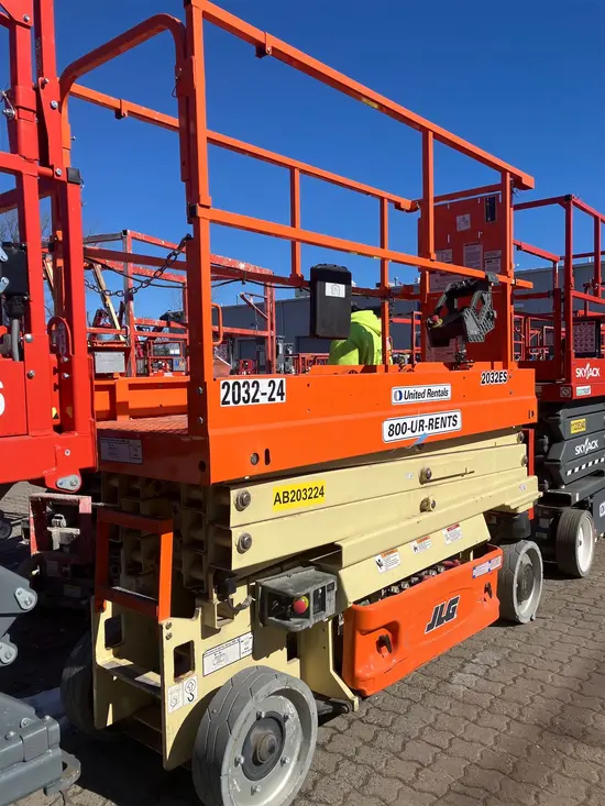 2017 JLG 2032ES Scissor Lift