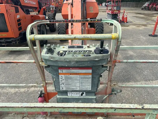 2013 JLG 800AJ Articulating Boom Lift