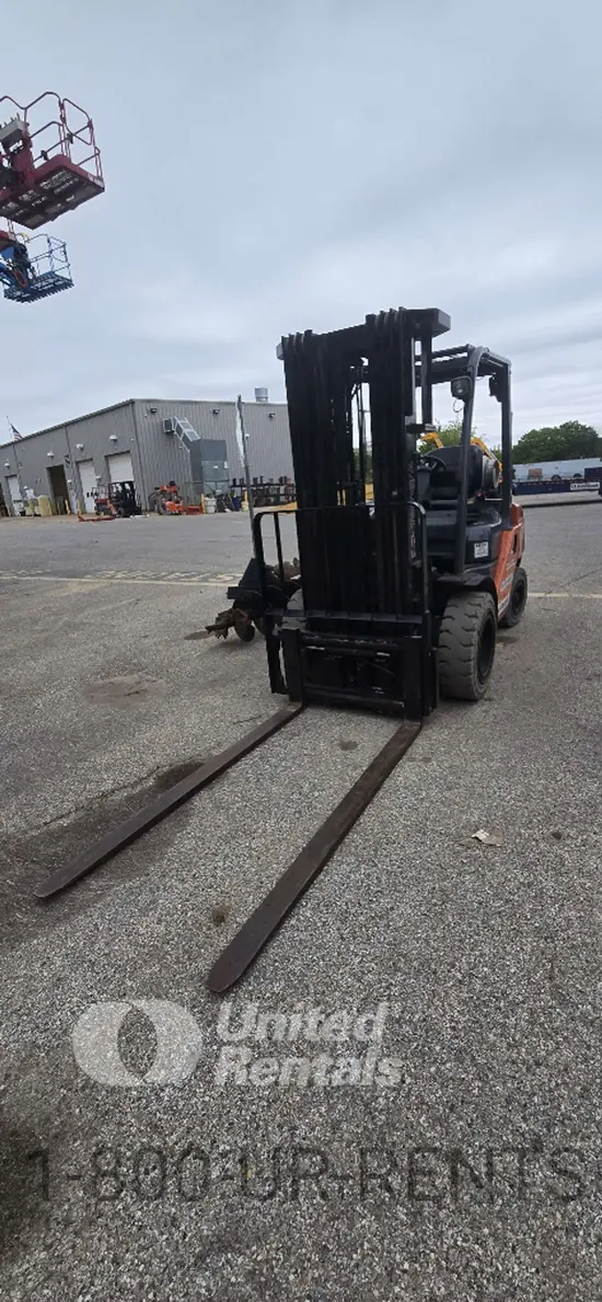 2018 Toyota 8FGU30 Warehouse Forklift