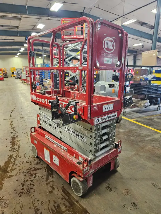 2018 MEC MICRO 19 Scissor Lift
