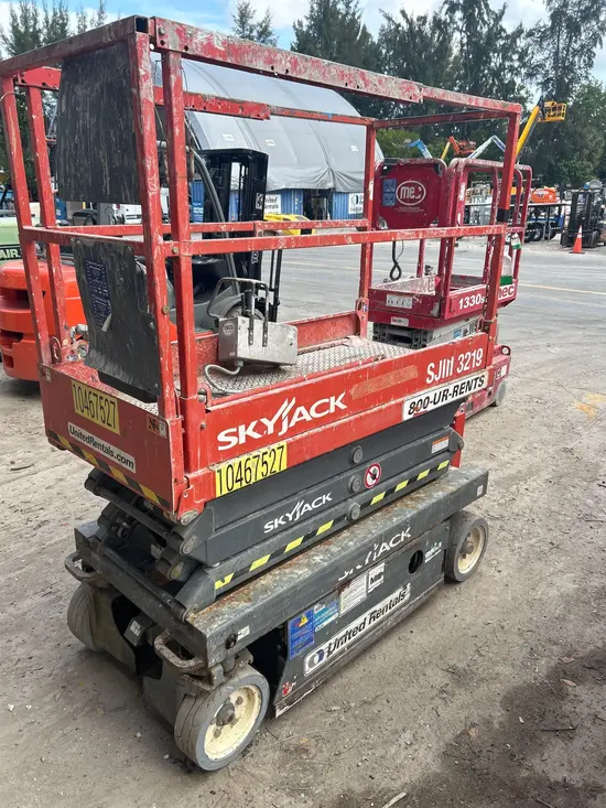 2016 Skyjack SJIII3219 Scissor Lift