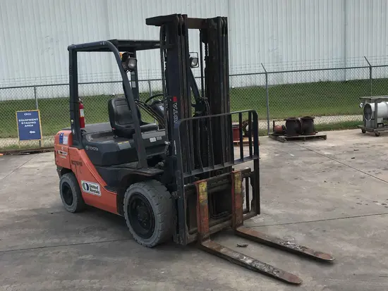 2014 Toyota 8FDU30 Forklift
