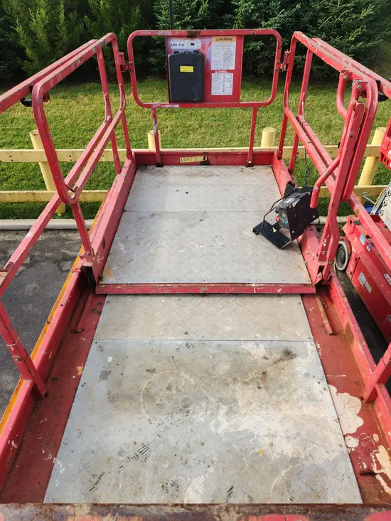 2019 MEC 3369ERT Scissor Lift