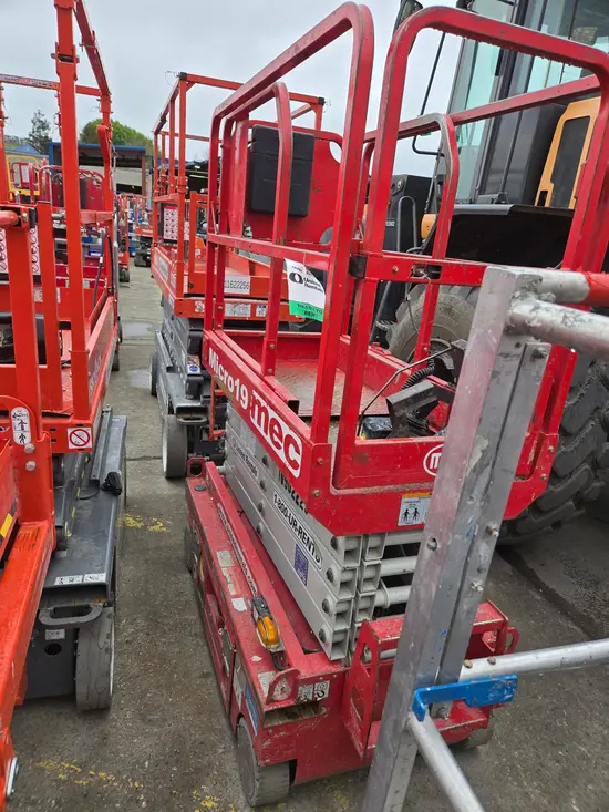 2019 MEC MICRO 19 Scissor Lift