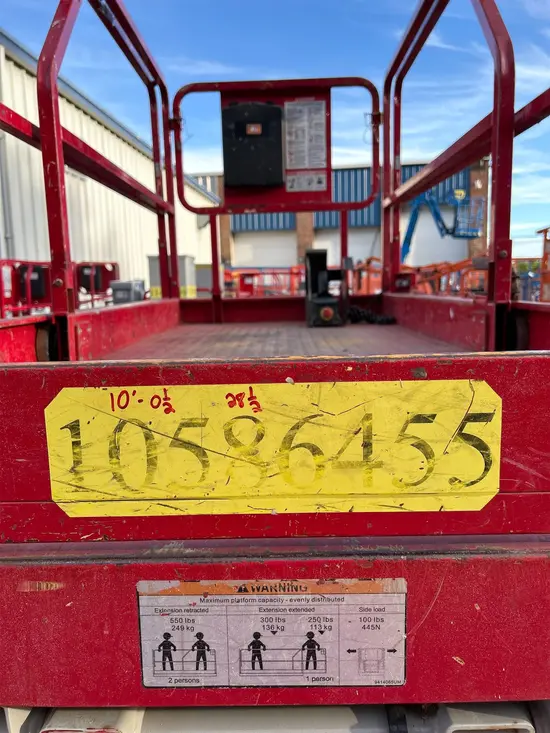 2017 MEC 4046SE Scissor Lift
