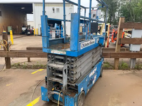 2016 Genie GS-3232 Scissor Lift