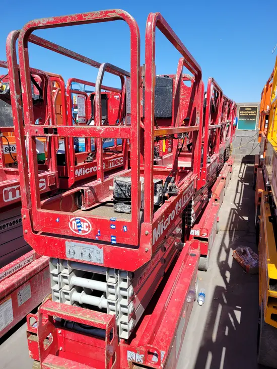 2018 MEC MICRO 19 Scissor Lift