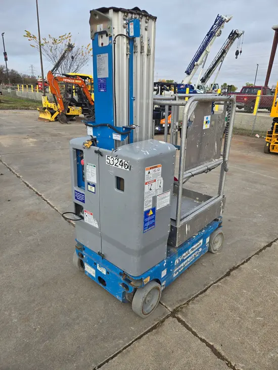 2017 Genie GR-20 Self-Propelled One-Person Lift