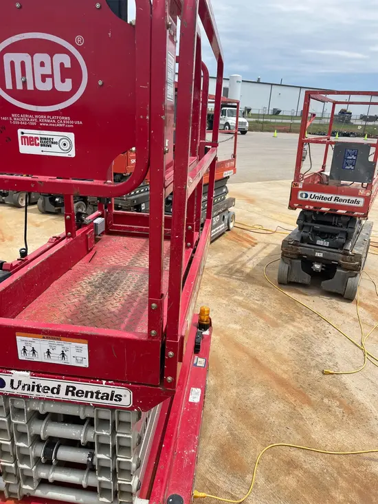 2018 MEC MICRO 19 Scissor Lift