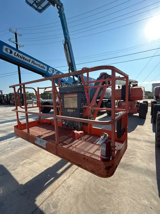 2017 JLG 800AJ Articulating Boom Lift