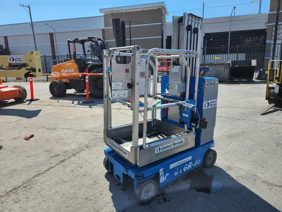 2017 Genie GR-20 Self-Propelled One-Person Lift