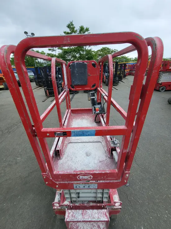 2018 MEC 1330SE Scissor Lift