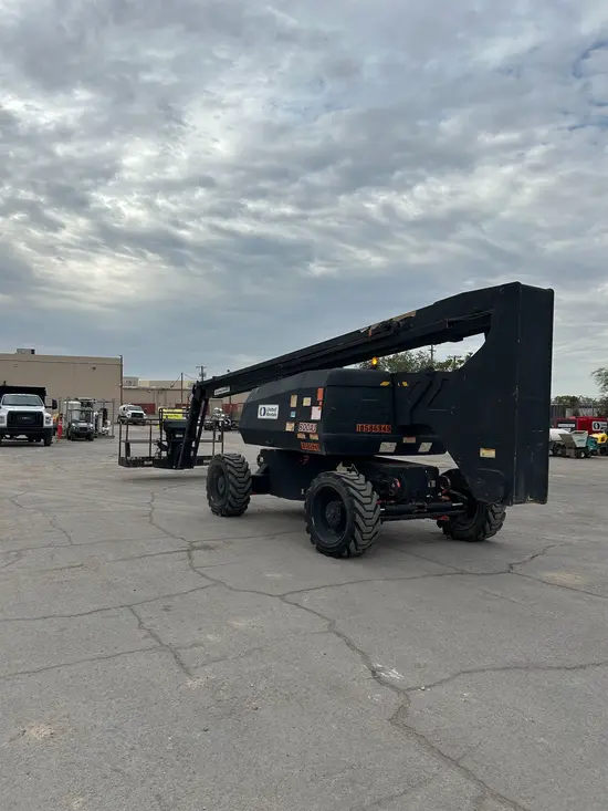 2017 JLG 800AJ Articulating Boom Lift