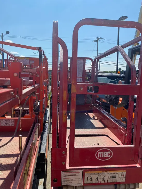 2018 MEC 1930SE Scissor Lift