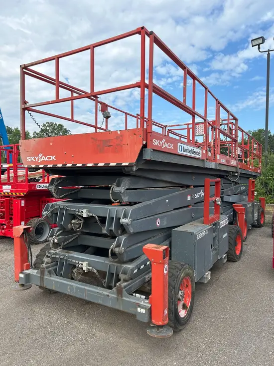2016 Skyjack SJ9250RT Rough Terrain Scissor Lift