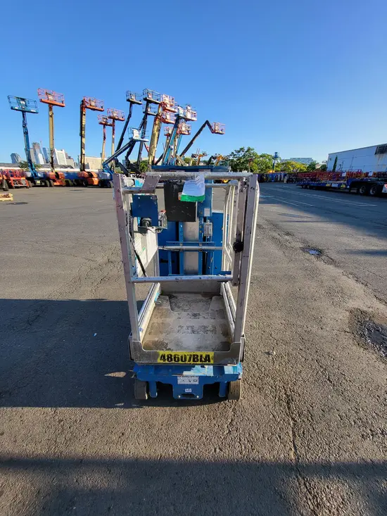 2017 Genie GR-15 Self-Propelled One-Person Lift
