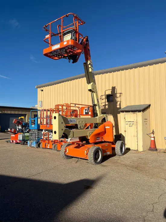 2016 JLG E450AJ Articulating Boom Lift