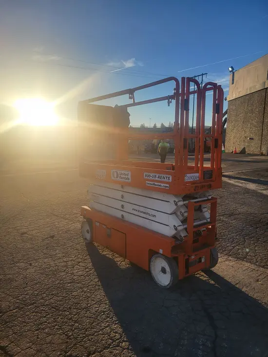 2019 Snorkel S3226E Scissor Lift