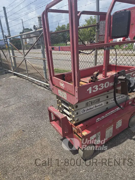 2018 MEC 1330SE Scissor Lift