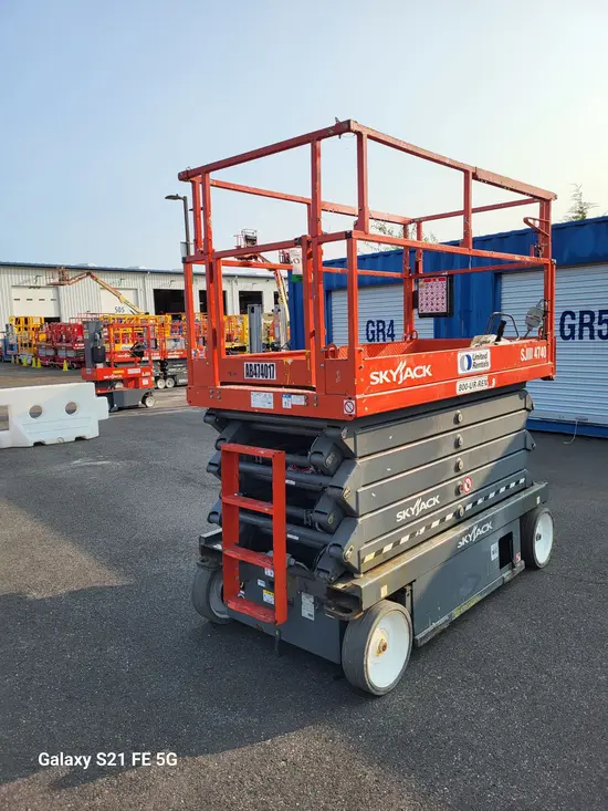 2018 Skyjack SJIII4740 Scissor Lift