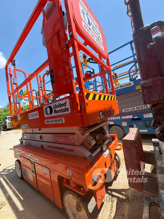 2021 Snorkel S3215E Scissor Lift