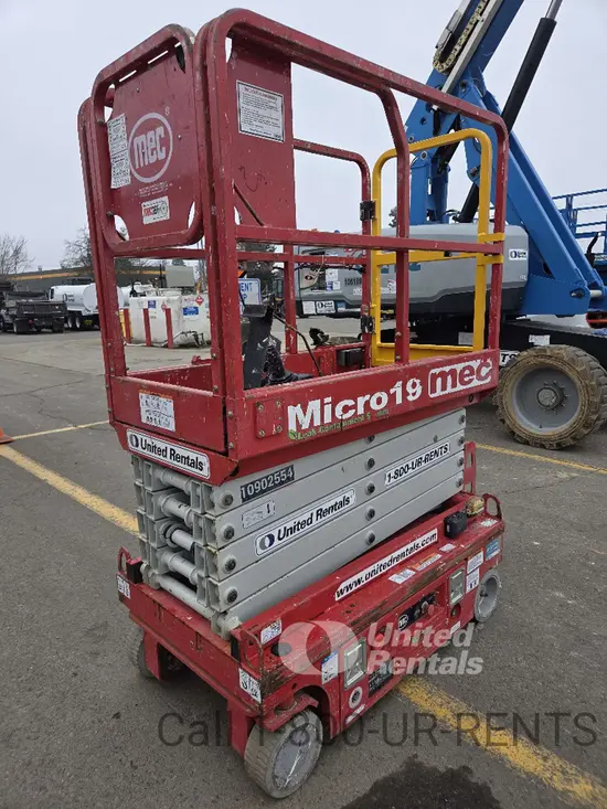2019 MEC MICRO 19 Scissor Lift