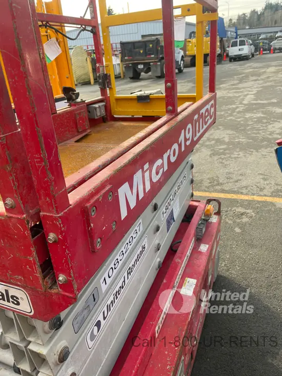 2018 MEC MICRO 19 Scissor Lift