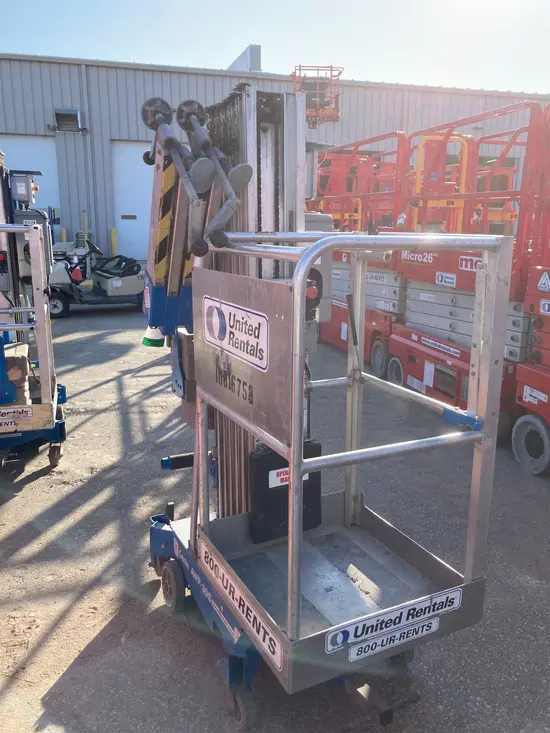 2018 Genie AWP-30SDC Pusharound Lift