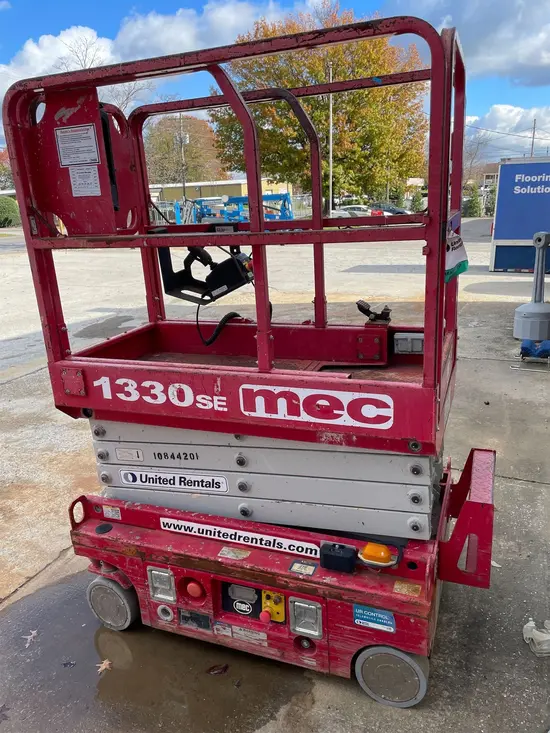 2018 MEC 1330SE Scissor Lift
