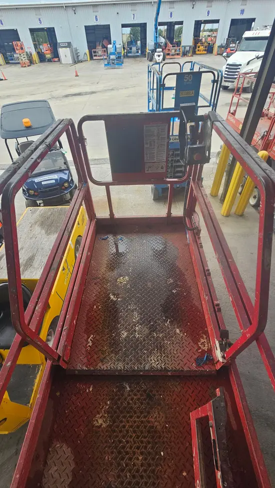 2017 MEC 4046SE Scissor Lift