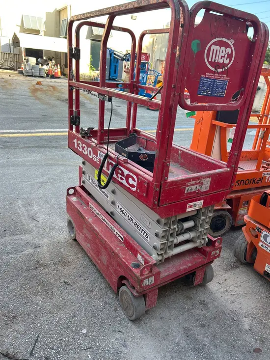2017 MEC 1330SE Scissor Lift