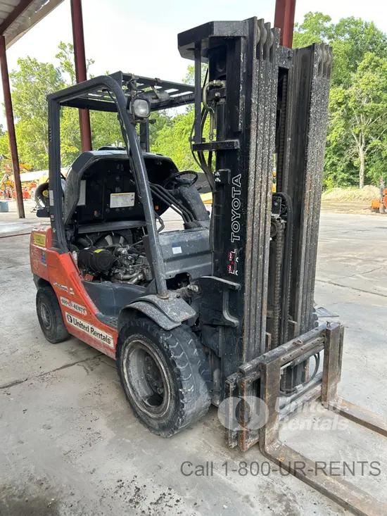2019 Toyota 8FGU30 Warehouse Forklift