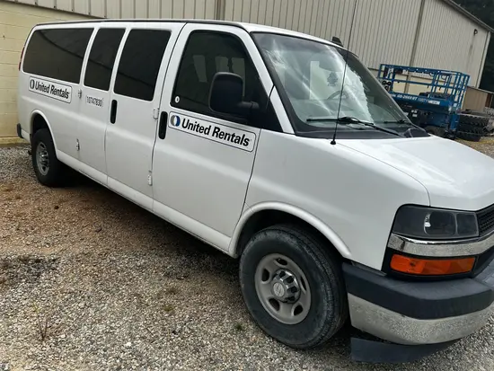 2017 Chevrolet E3500EXTLTGRWD Vehicle