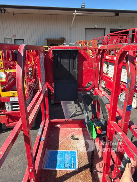 2018 MEC MICRO 19 Scissor Lift
