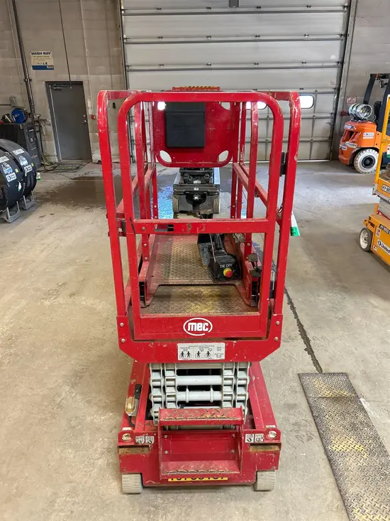 2018 MEC MICRO 19 Scissor Lift
