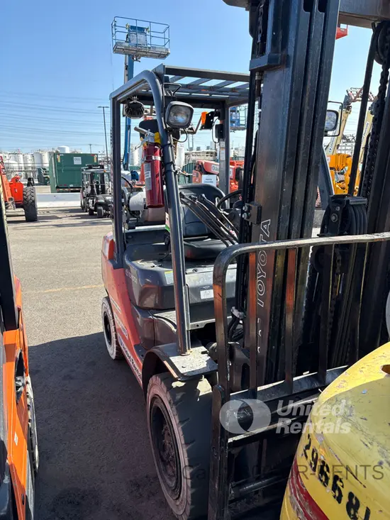 2019 Toyota 8FGU30 Warehouse Forklift
