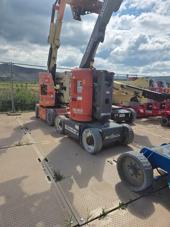 2018 Skyjack SJ30ARJE Articulating Boom Lift