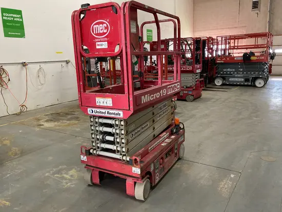 2018 MEC MICRO 19 Scissor Lift