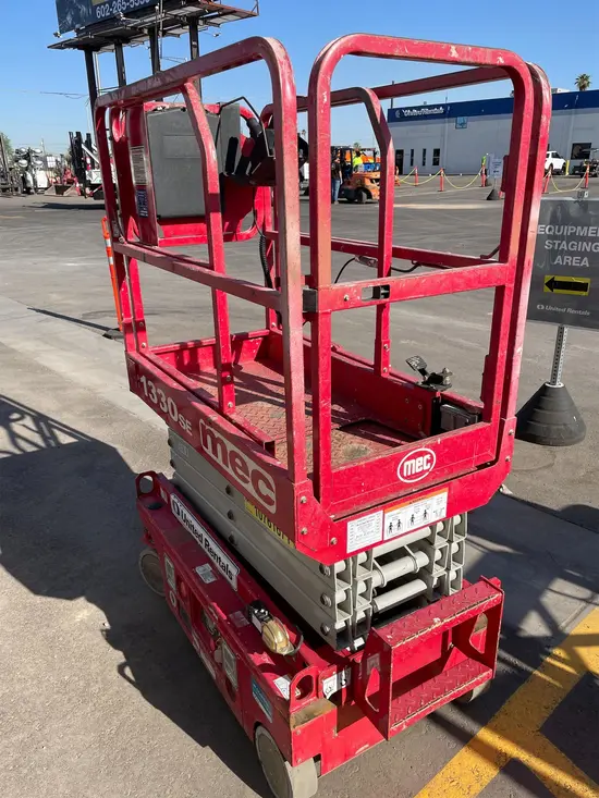 2018 MEC 1330SE Scissor Lift