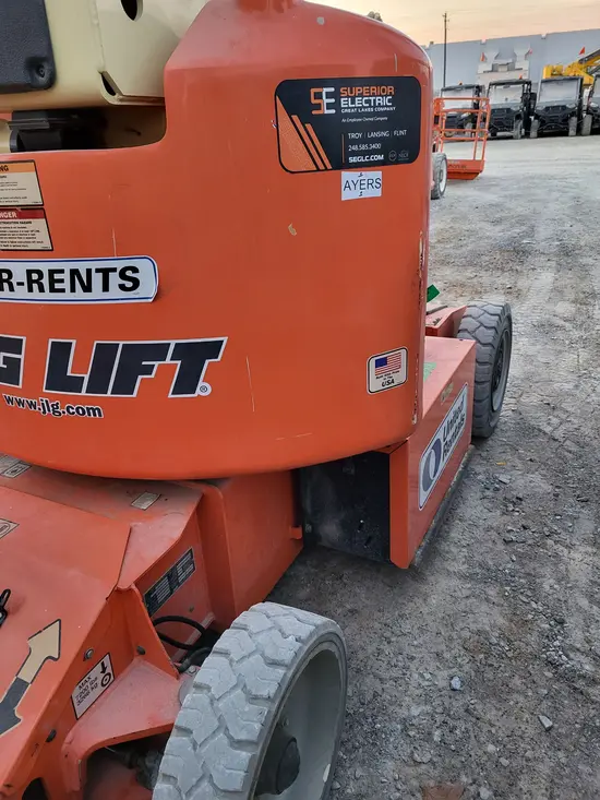 2016 JLG E400AJPN Articulating Boom Lift
