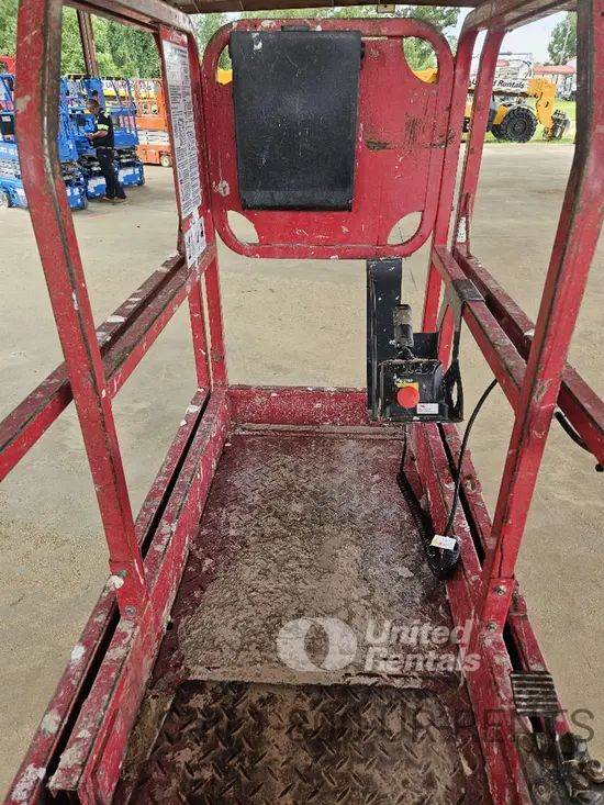 2018 MEC 1330SE Scissor Lift
