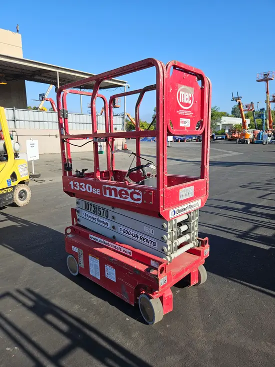 2018 MEC 1330SE Scissor Lift