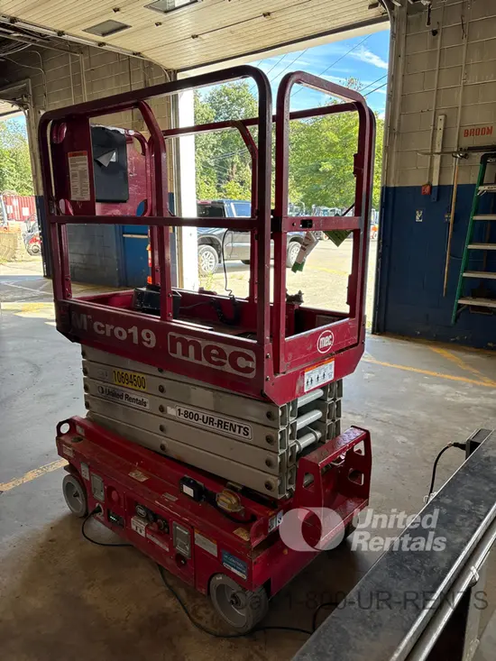 2017 MEC MICRO 19 Scissor Lift