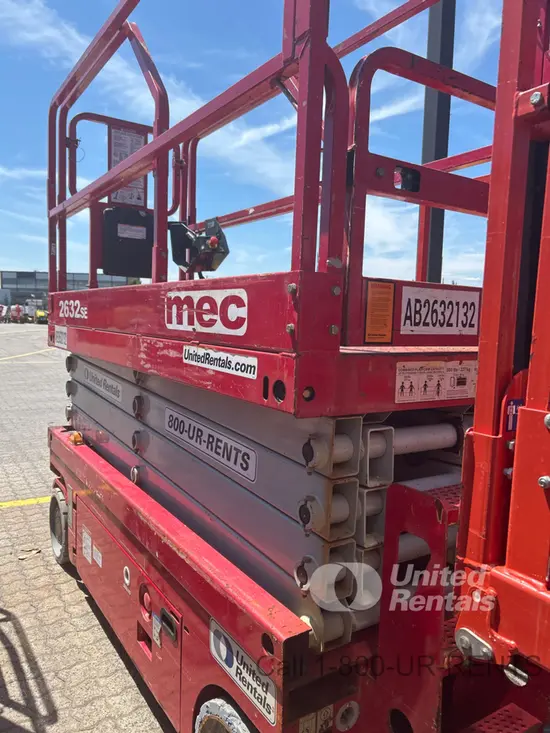 2017 MEC 2632SE Scissor Lift