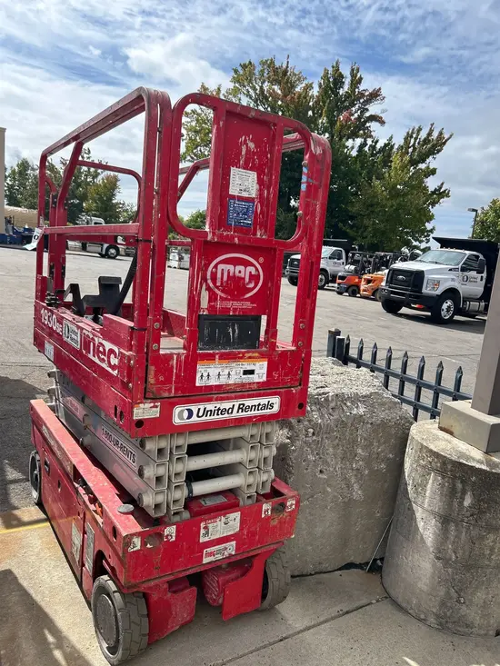 2018 MEC 1930SE Scissor Lift