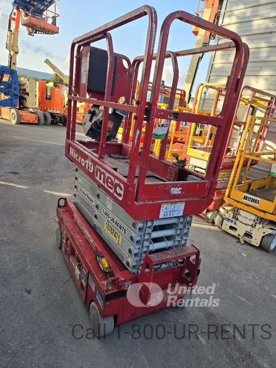 2018 MEC MICRO 19 Scissor Lift