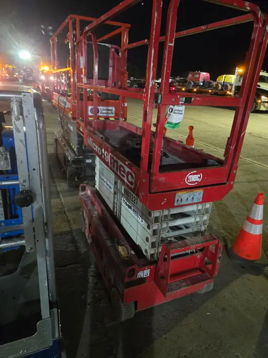 2019 MEC MICRO 19 Scissor Lift