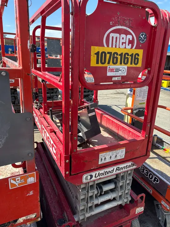 2018 MEC 1330SE Scissor Lift